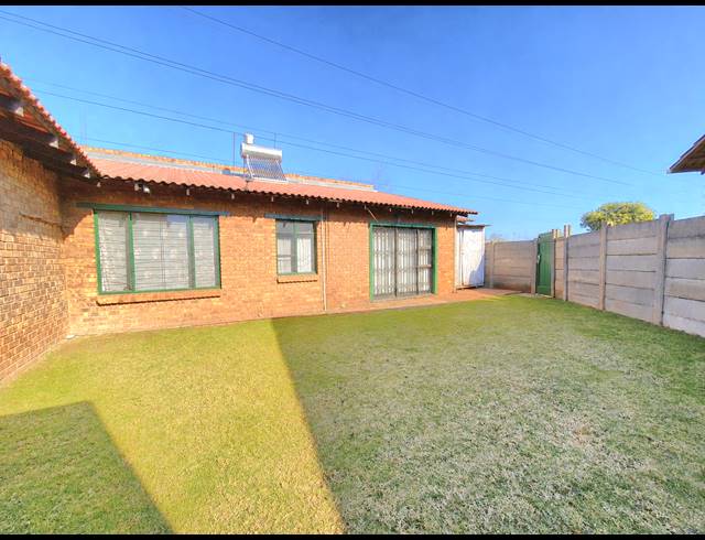 2 BEDROOM HOUSE TO LET IN BRAKPAN NORTH
